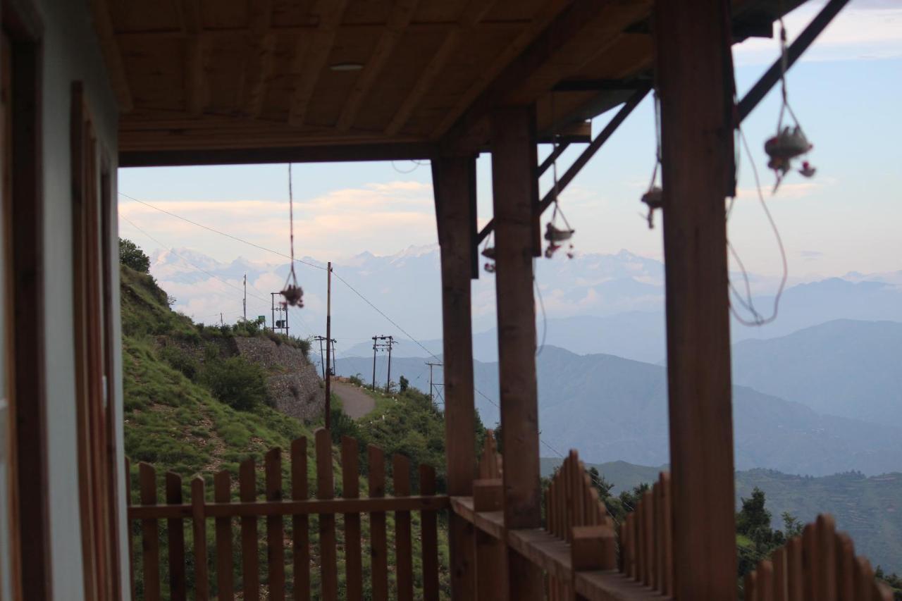 Veda Inn Chakrata Luaran gambar