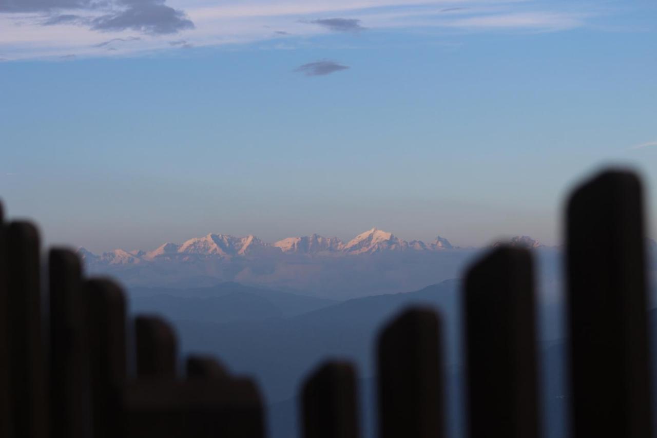 Veda Inn Chakrata Luaran gambar
