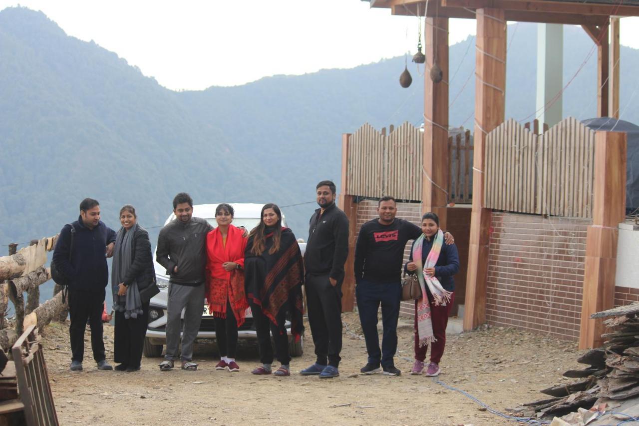 Veda Inn Chakrata Luaran gambar