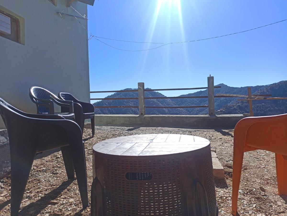 Veda Inn Chakrata Luaran gambar