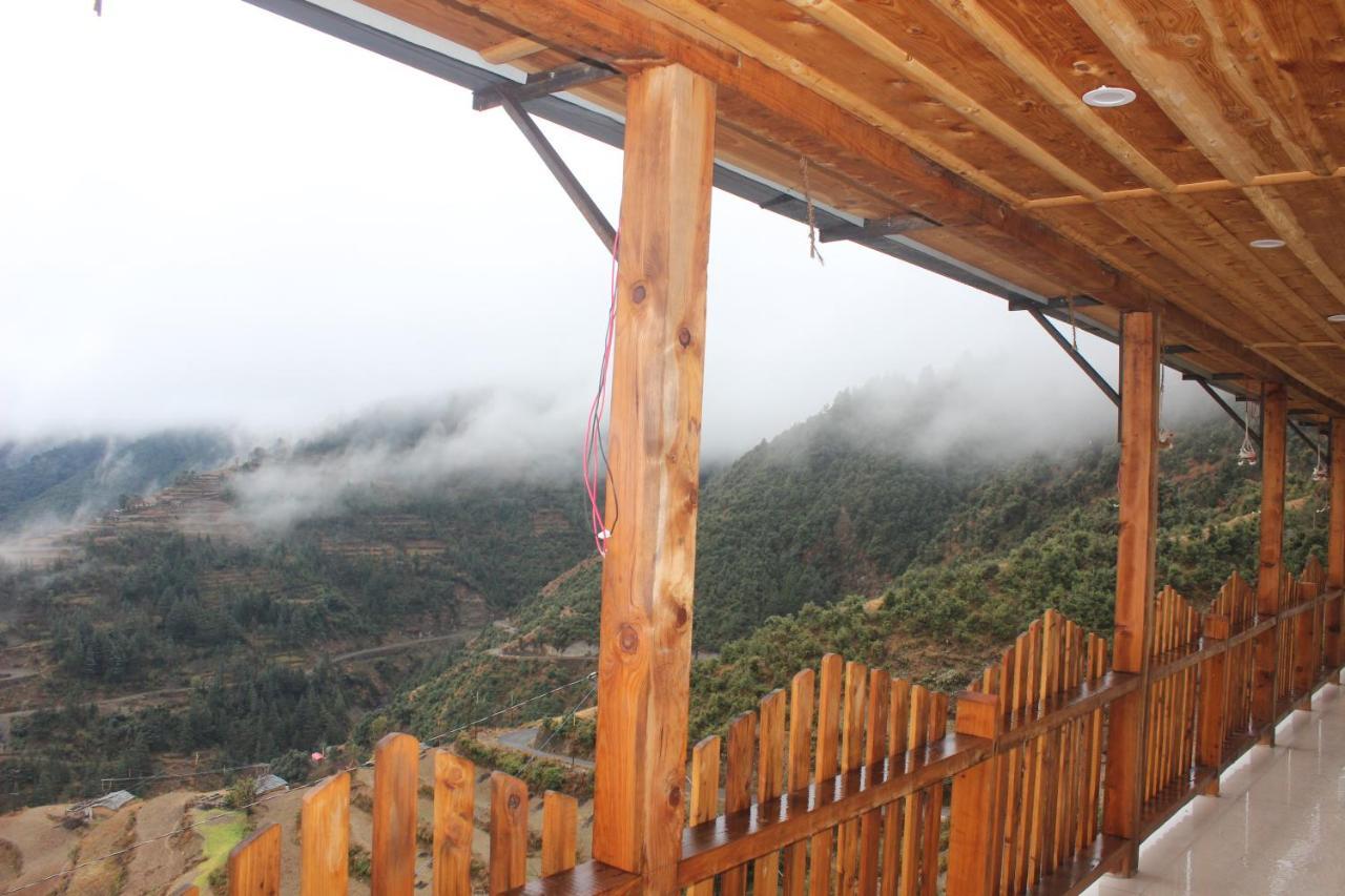 Veda Inn Chakrata Luaran gambar