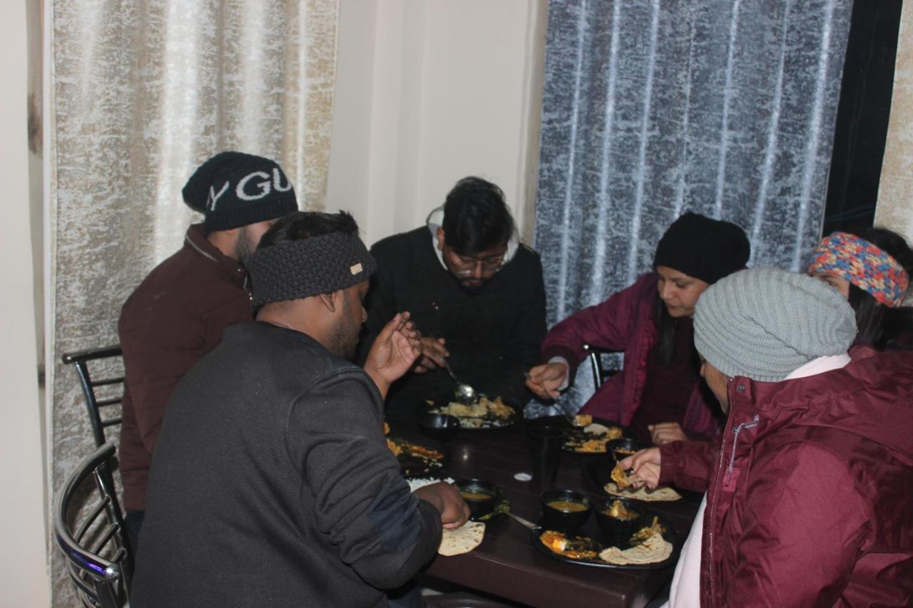 Veda Inn Chakrata Luaran gambar