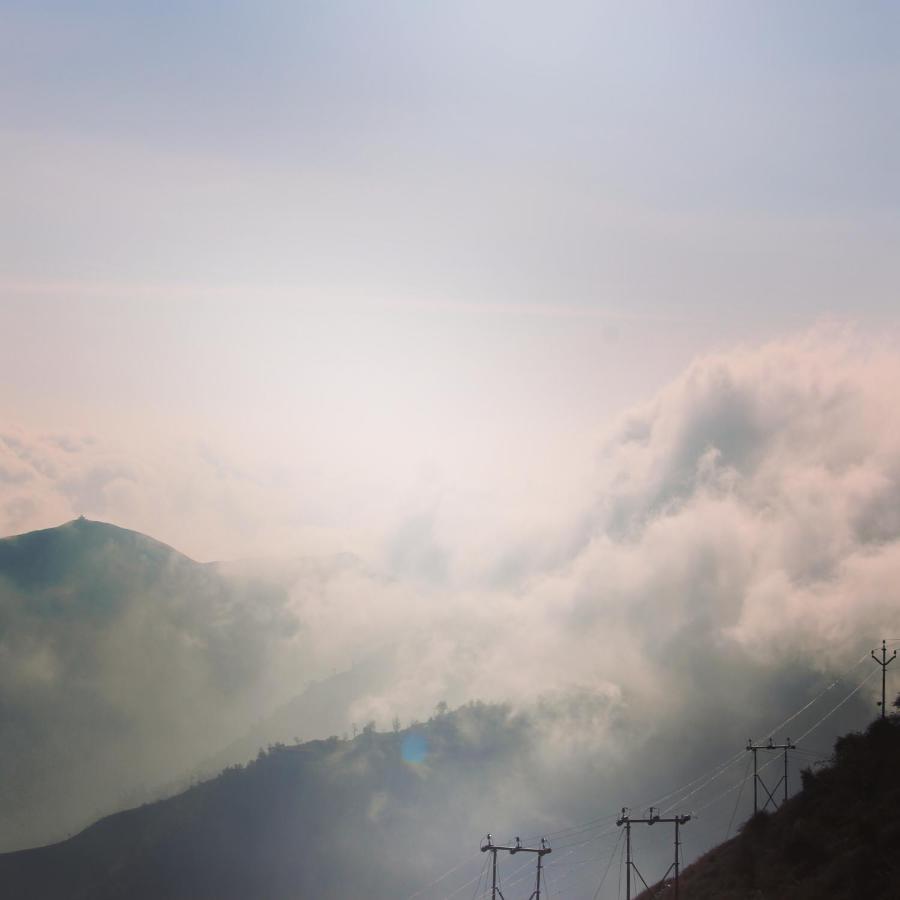 Veda Inn Chakrata Luaran gambar