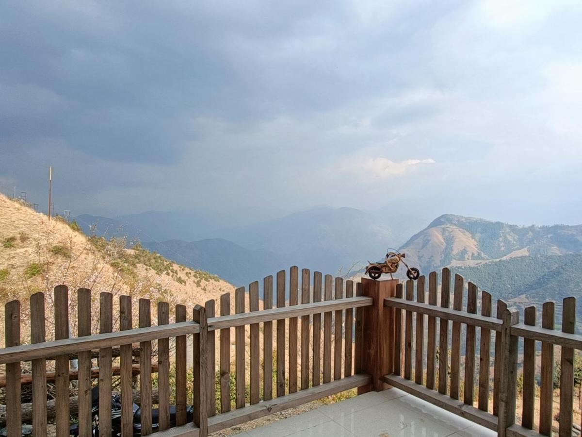 Veda Inn Chakrata Luaran gambar