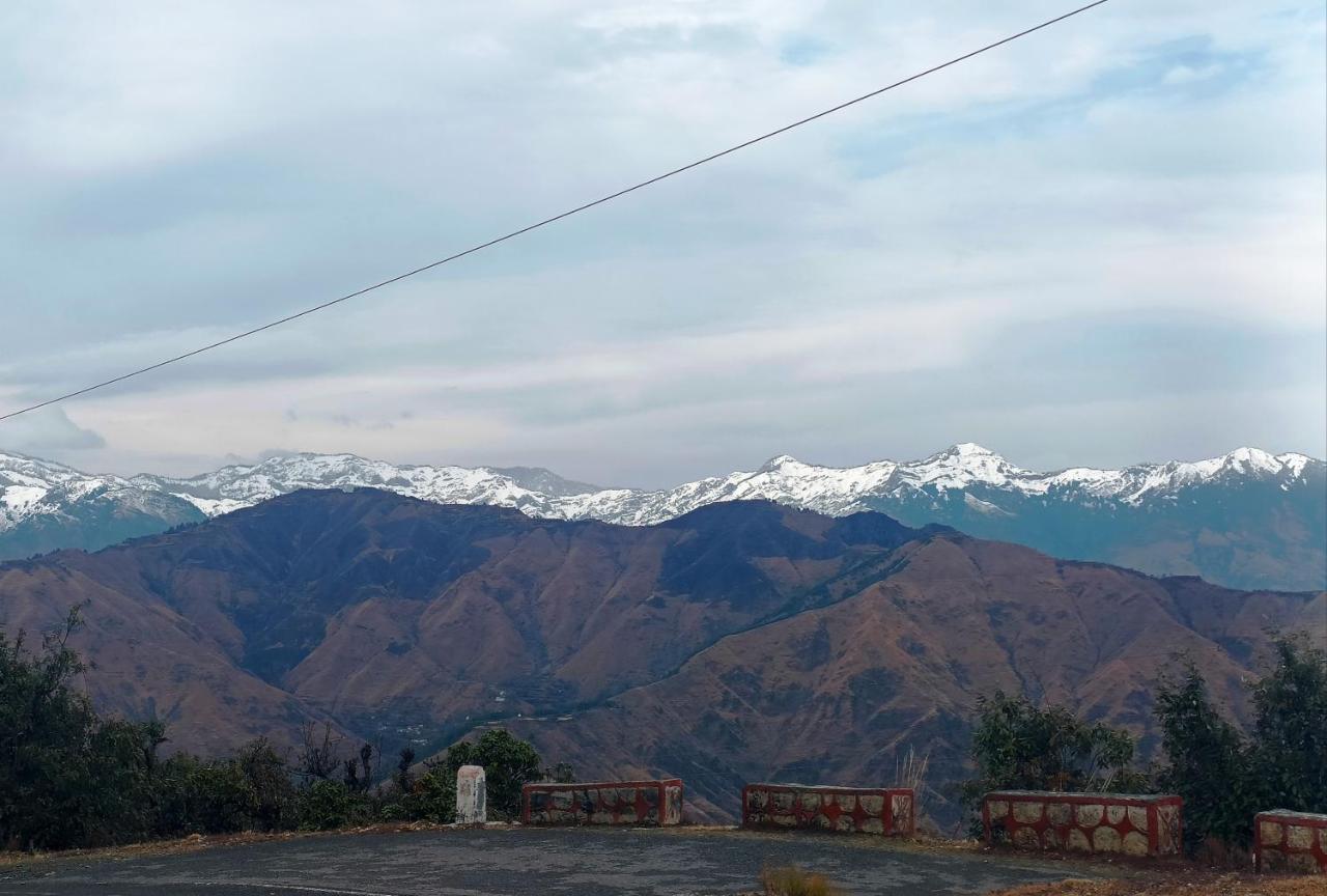 Veda Inn Chakrata Luaran gambar
