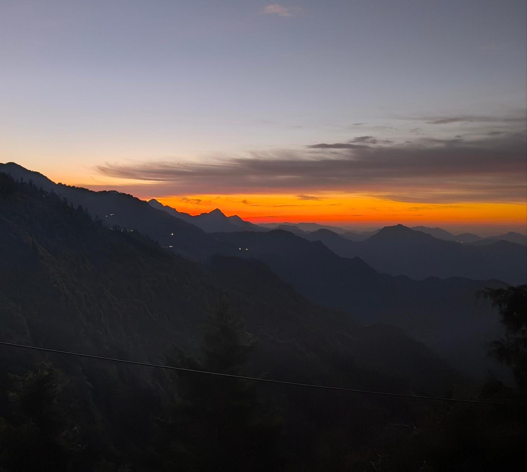 Veda Inn Chakrata Luaran gambar